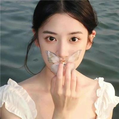她不当女主很多年 在线观看